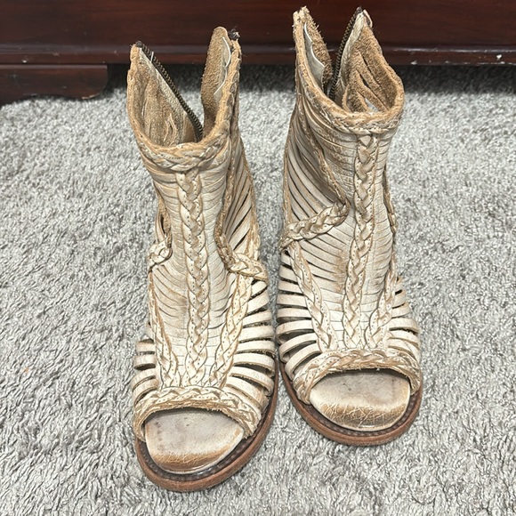 Freebird Bela Heels! - Picture 4 of 4